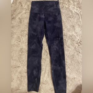 Lululemon navy blue diamond dye leggings size 4